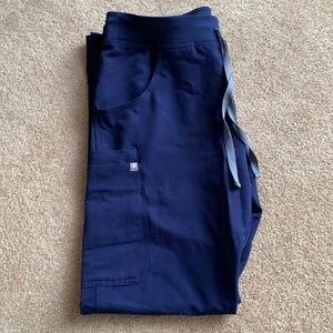 Figs Kade cargo scrub pants (navy)
